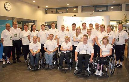 Mynd/ Íslenski hópurinn við lok EM ásamt þjálfurum sínum.

